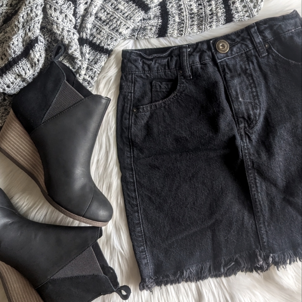 NWOT O'Neill •Raw Hem• Denim Skirt •Size 0•